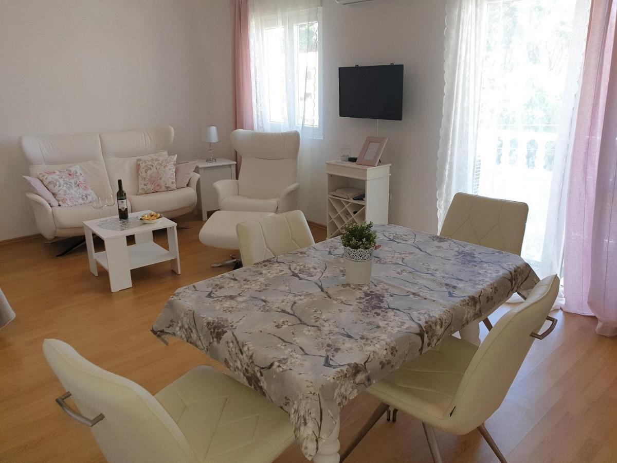 Apartments Mare Banjol Dış mekan fotoğraf