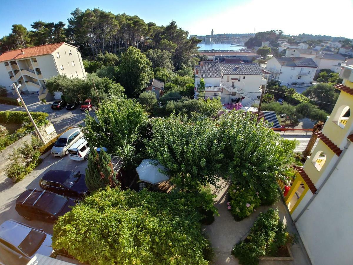 Apartments Mare Banjol Dış mekan fotoğraf